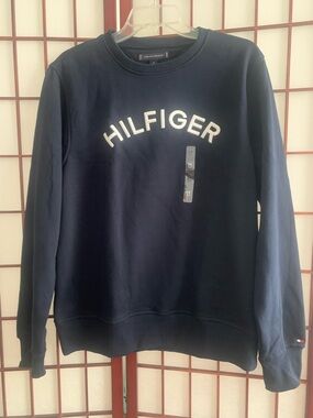 NWT Tommy Hilfiger Men's Navy Crewneck Sweatshirt in Size M